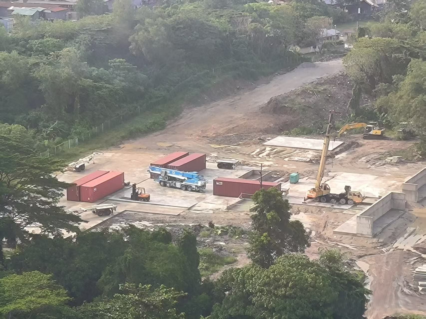 Runhang batching plant containers arriving on-site