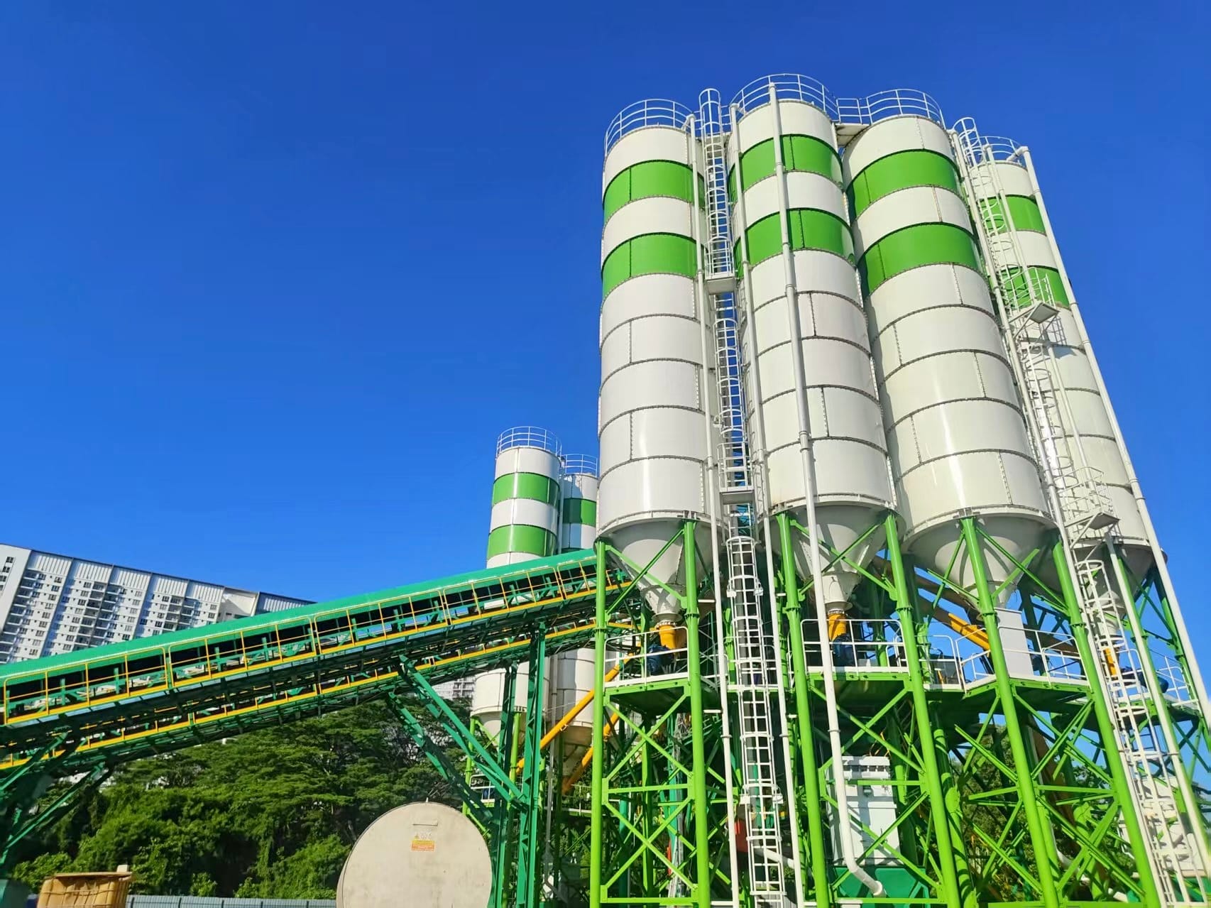 Runhang concrete batching plant on-site